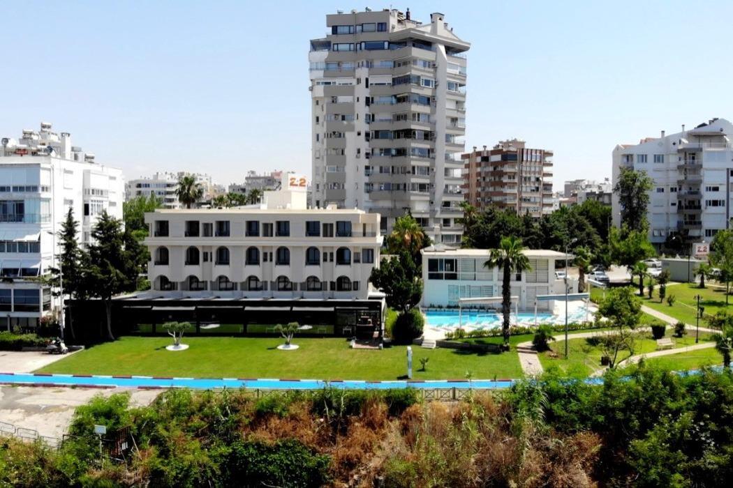 Tema 242 Hotel